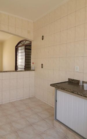 Casa para alugar com 200m², 4 quartos e 2 vagas