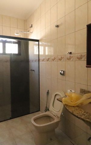 Casa para alugar com 200m², 4 quartos e 2 vagas