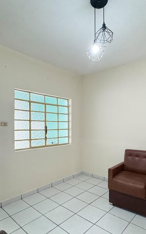 Casa para alugar com 150m², 3 quartos e 2 vagasSala