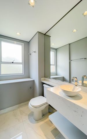 Apartamento para alugar com 187m², 3 quartos e 3 vagas Apartamento para alugar com 187m², 3 quartos e 3 vagasBanheiro da Suíte 2