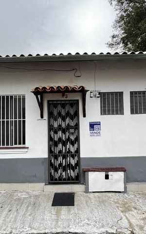 Casa à venda com 58m², 2 quartos e sem vaga Casa à venda com 58m², 2 quartos e sem vagaFachada