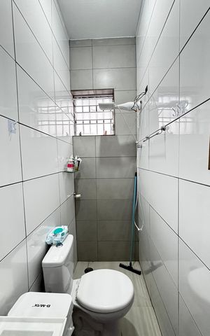 Casa à venda com 58m², 2 quartos e sem vaga Casa à venda com 58m², 2 quartos e sem vagaBanheiro