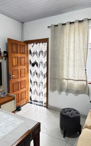 Casa à venda com 58m², 2 quartos e sem vaga Casa à venda com 58m², 2 quartos e sem vagaSala