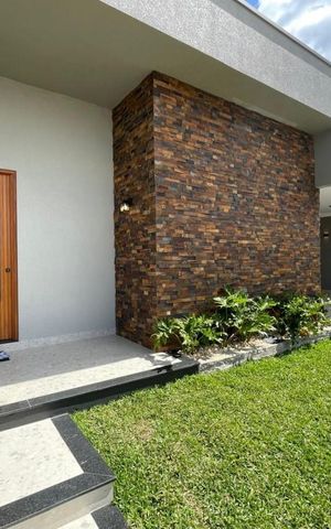 Casa à venda com 130m², 3 quartos e 2 vagas