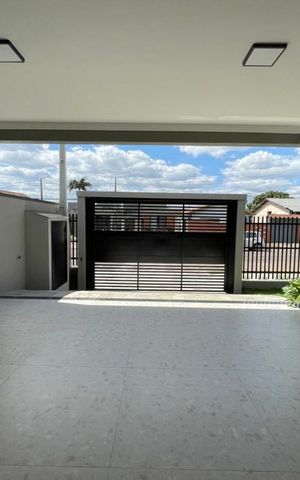 Casa à venda com 130m², 3 quartos e 2 vagas