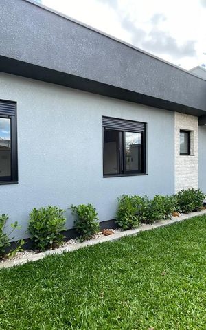 Casa à venda com 128m², 3 quartos e 2 vagas