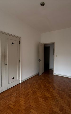 Apartamento para alugar com 130m², 3 quartos e sem vaga