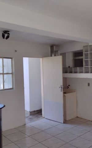 Casa à venda com 132m², 2 quartos e 1 vaga Casa à venda com 132m², 2 quartos e 1 vagaSala