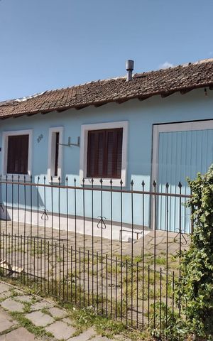 Casa à venda com 132m², 2 quartos e 1 vaga Casa à venda com 132m², 2 quartos e 1 vagaFachada