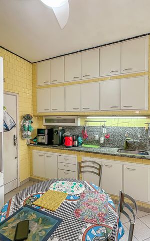 Apartamento para alugar com 206m², 4 quartos e 1 vaga