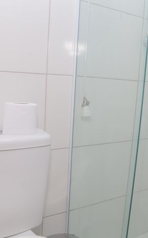 Casa de condomínio à venda com 42m², 2 quartos e sem vaga Casa de condomínio à venda com 42m², 2 quartos e sem vagaBanheiro