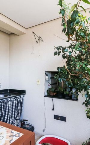 Apartamento à venda com 123m², 3 quartos e 2 vagas Apartamento à venda com 123m², 3 quartos e 2 vagasVaranda