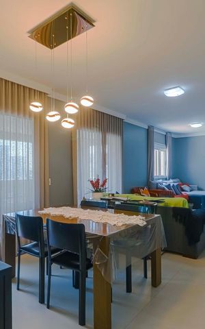 Apartamento à venda com 123m², 3 quartos e 2 vagas Apartamento à venda com 123m², 3 quartos e 2 vagasSala