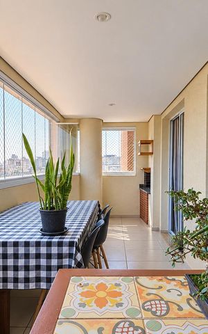 Apartamento à venda com 123m², 3 quartos e 2 vagas Apartamento à venda com 123m², 3 quartos e 2 vagasVaranda