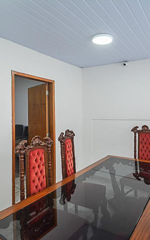 Casa à venda com 285m², 2 quartos e 4 vagasCozinha