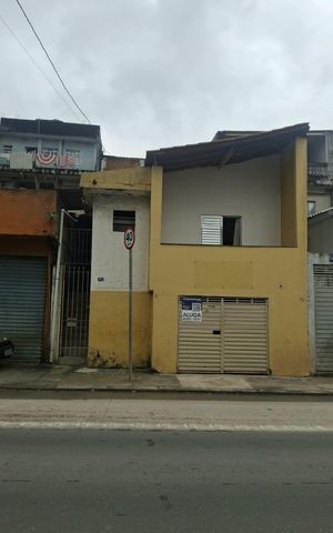 Casa para alugar com 60m², 1 quarto e 1 vaga Casa para alugar com 60m², 1 quarto e 1 vagaFachada