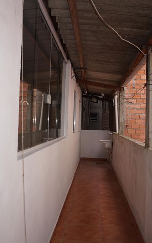 Casa para alugar com 60m², 2 quartos e sem vagaVaranda