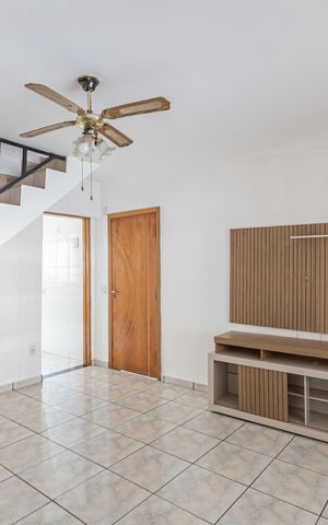 Casa para alugar com 90m², 2 quartos e 2 vagasSala