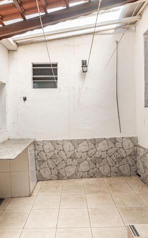 Casa para alugar com 90m², 2 quartos e 2 vagasQuintal