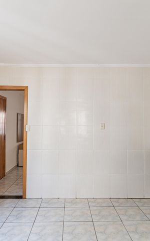 Casa para alugar com 90m², 2 quartos e 2 vagasCozinha