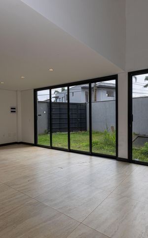 Casa para alugar com 180m², 2 quartos e 2 vagas Casa para alugar com 180m², 2 quartos e 2 vagasSala 1