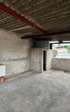 Casa à venda com 305m², 3 quartos e 3 vagas Casa à venda com 305m², 3 quartos e 3 vagasTerraço