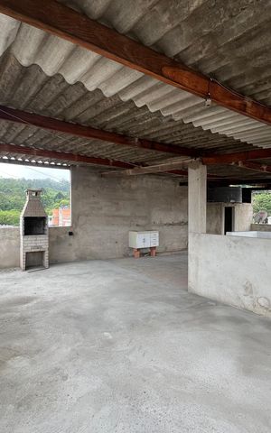 Casa à venda com 305m², 3 quartos e 3 vagas Casa à venda com 305m², 3 quartos e 3 vagasTerraço