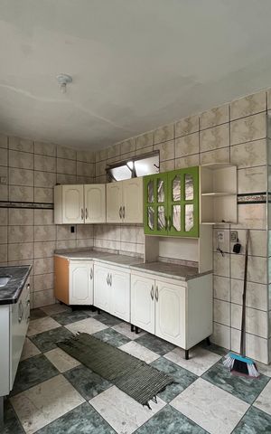 Casa à venda com 305m², 3 quartos e 3 vagas Casa à venda com 305m², 3 quartos e 3 vagasCozinha