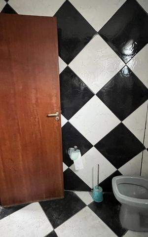 Casa à venda com 305m², 3 quartos e 3 vagas Casa à venda com 305m², 3 quartos e 3 vagasBanheiro