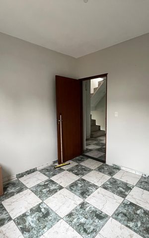 Casa à venda com 305m², 3 quartos e 3 vagas Casa à venda com 305m², 3 quartos e 3 vagasQuarto 2