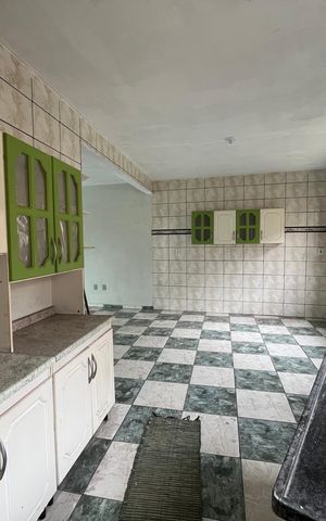 Casa à venda com 305m², 3 quartos e 3 vagas Casa à venda com 305m², 3 quartos e 3 vagasCoInha