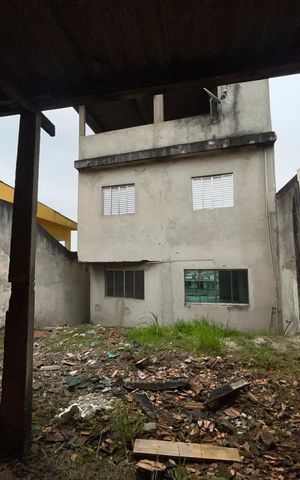 Casa à venda com 305m², 3 quartos e 3 vagas Casa à venda com 305m², 3 quartos e 3 vagasQuintal