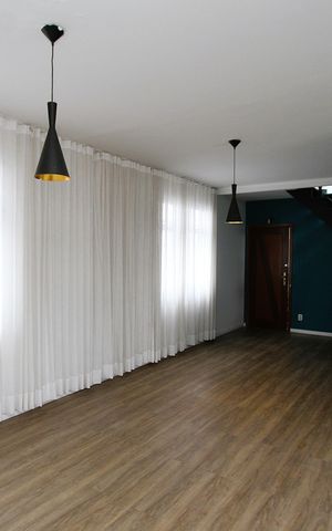 Apartamento para alugar com 200m², 2 quartos e 4 vagasSala
