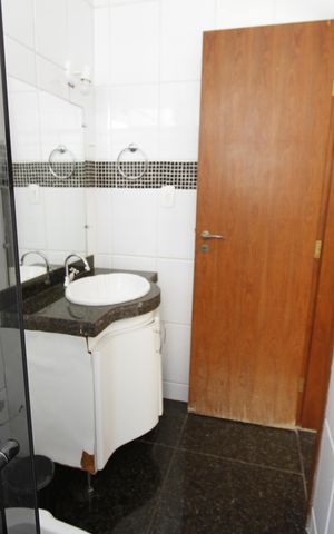 Apartamento para alugar com 200m², 2 quartos e 4 vagasBanheiro da Suíte