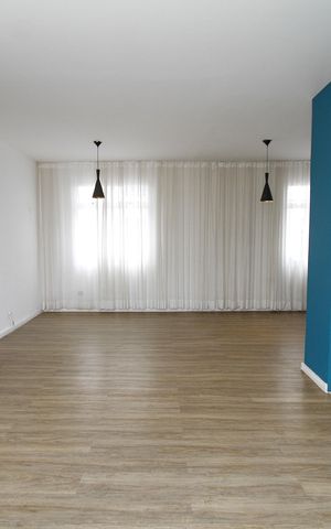 Apartamento para alugar com 200m², 2 quartos e 4 vagasSala