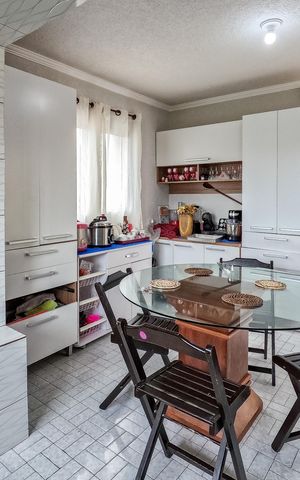 Casa à venda com 250m², 4 quartos e 1 vaga