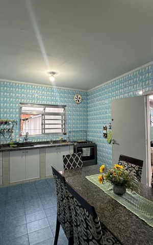 Casa para alugar com 250m², 3 quartos e 2 vagas Casa para alugar com 250m², 3 quartos e 2 vagasCozinha