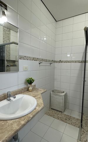 Casa para alugar com 250m², 3 quartos e 2 vagas Casa para alugar com 250m², 3 quartos e 2 vagasBanheiro