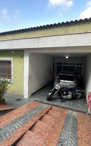 Casa para alugar com 250m², 3 quartos e 2 vagas Casa para alugar com 250m², 3 quartos e 2 vagasGaragem