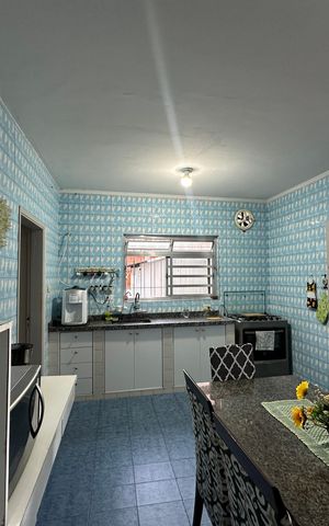 Casa para alugar com 250m², 3 quartos e 2 vagas Casa para alugar com 250m², 3 quartos e 2 vagasCozinha
