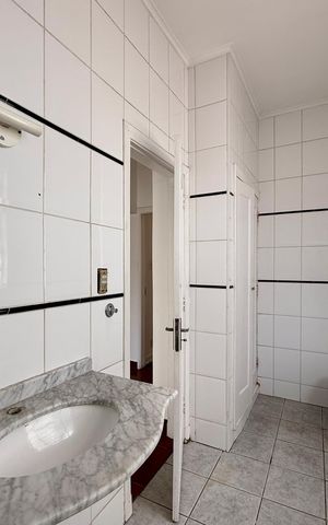 Casa para alugar com 200m², 2 quartos e 2 vagasBanheiro 
