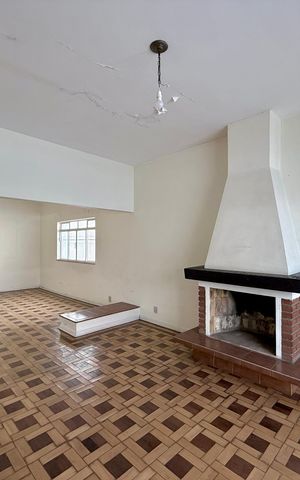 Casa para alugar com 200m², 2 quartos e 2 vagasSala