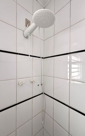 Casa para alugar com 200m², 2 quartos e 2 vagasBanheiro  