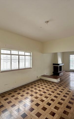 Casa para alugar com 200m², 2 quartos e 2 vagasSala