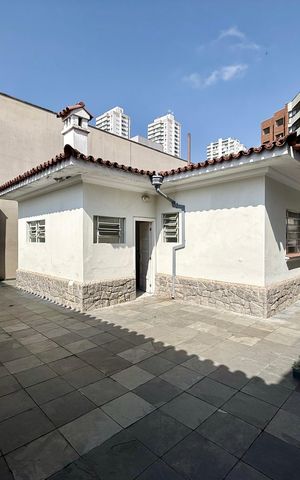 Casa para alugar com 200m², 2 quartos e 2 vagasQuintal