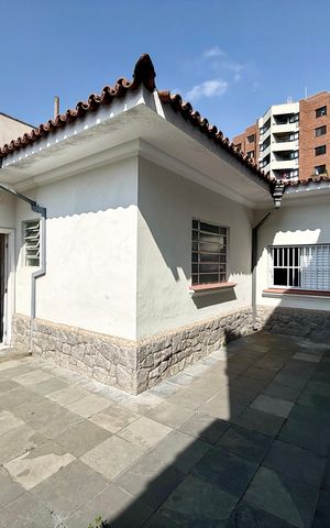 Casa para alugar com 200m², 2 quartos e 2 vagasQuintal