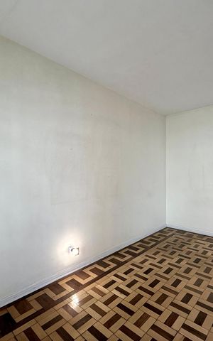Casa para alugar com 200m², 2 quartos e 2 vagasSala