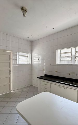Casa para alugar com 200m², 2 quartos e 2 vagasCozinha
