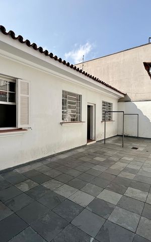 Casa para alugar com 200m², 2 quartos e 2 vagasQuintal