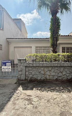 Casa para alugar com 200m², 2 quartos e 2 vagasFachada 